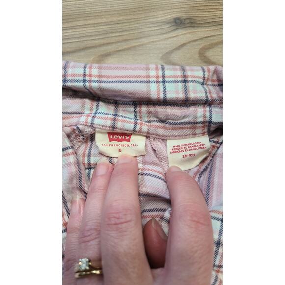 Levis Button Down Womens S Pink Plaid Pockets Soft Casual Western Loose Fit - Picture 4 of 8